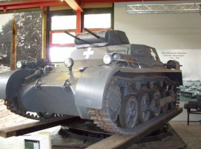 -I (Panzerkampfwagen I,  ),  1934-1936 .   818  (  B - 1.493 ).