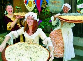 Ort: Leuchtenburg Motiv: Th&#252;ringer Kuchenb&#228;ckerinnen auf der Leuchtenburg  Fotograf: Matthias Kaiser Bildeigner: Th&#252;ringer Tourismus GmbH