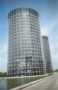 Башни-близнецы- склад готовой продукции VW @M.Untergassmair